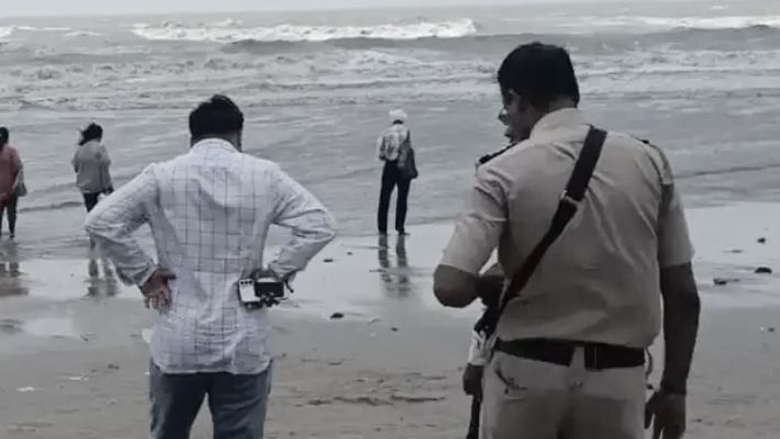 Cyclone Biparjoy update: accident on mumbai juhu beach